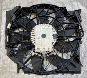 2003-2008 BMW Z4 Radiator Cooling Fan w/ Shroud / OEM / 67326901861 / 116K Z4062