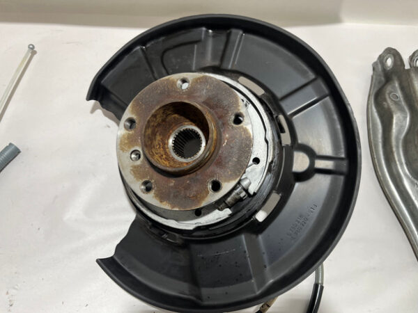 IMG_8423__99692 2008-2013 BMW 135i Passenger Rear Knee Spindle Wheel Hub & Control Arms / 70K B1013